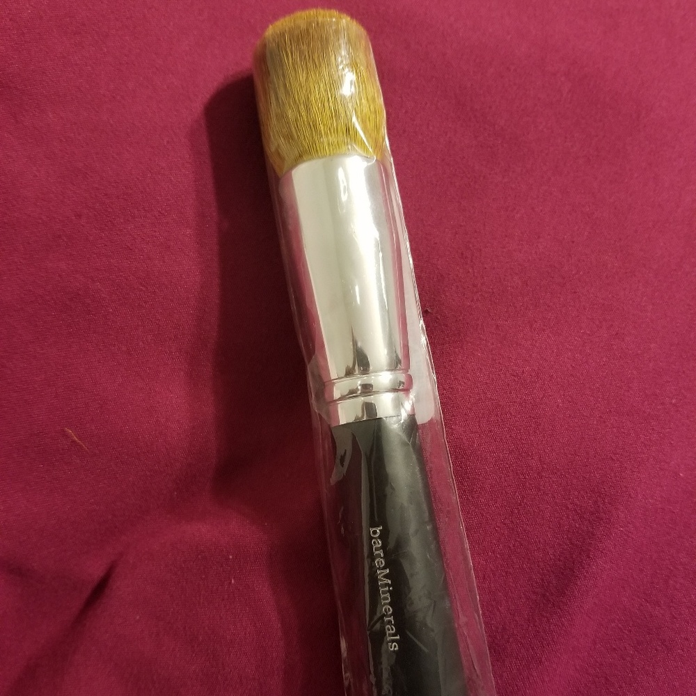 Makeup brush - Picture 2 of 3